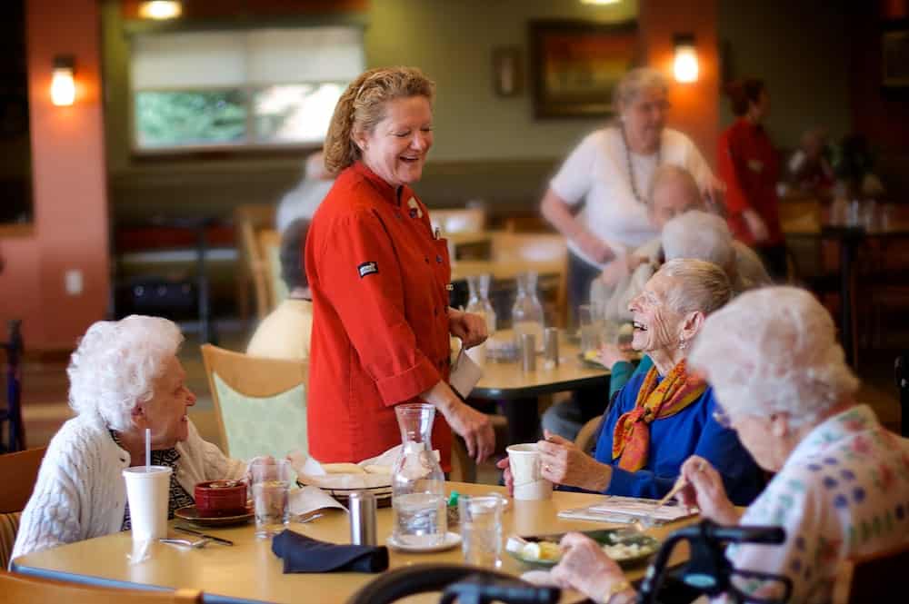 Assisted living dining services at Clermont Park